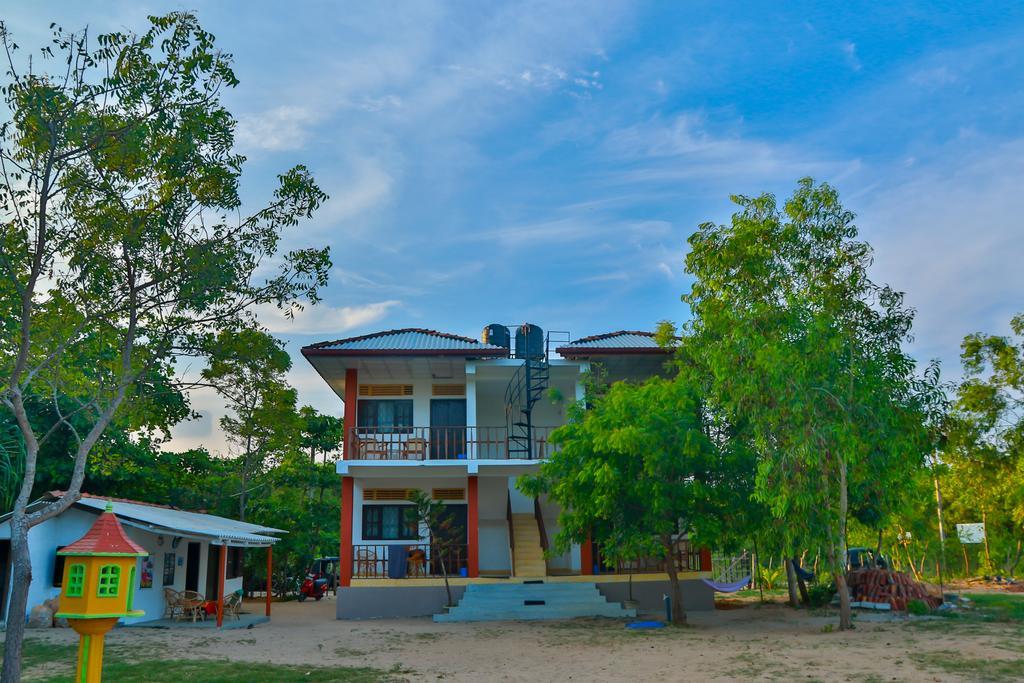 Autumn Moon Beach Cabanas Tangalle Extérieur photo